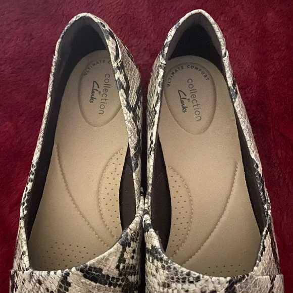 Clarks Women's Snakeskin Loafers - Black and Cream - Picture 5 of 7